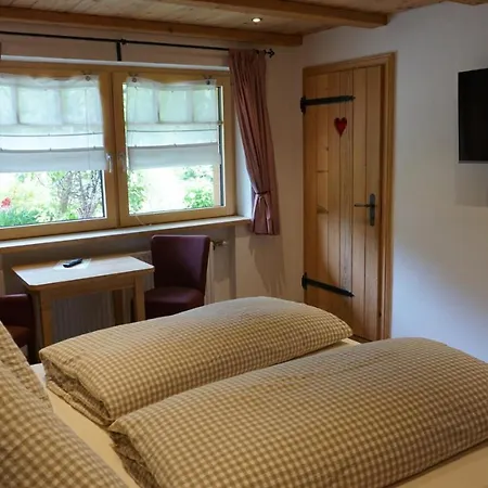 Haus Petra 3* Bach (Tyrol)